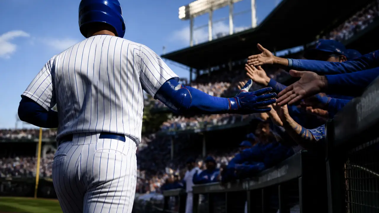 Cubs clinch October berth as Crow-Armstrong reaches 40-40 in 2-1 win cover